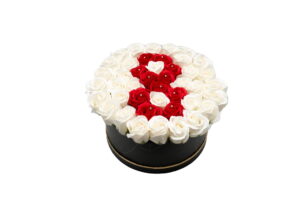 Aranjamentul Floral Rotund cu Literă Personalizată