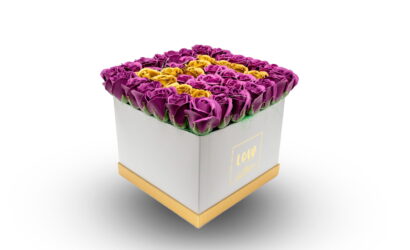 Aranjament Floral Pătrat cu Literă Personalizată - Premium - 31Flowers
