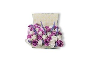 Cartea cu Trandafiri si Lavanda – "Back to School" Aranjament Floral Mov si Alb - 31Flowers