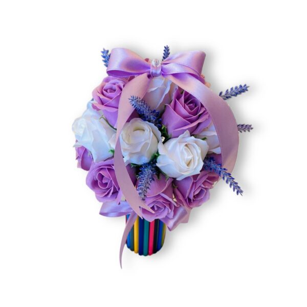 Aranjament cu Creioane Colorate si Trandafiri de Săpun - Accente Mov Elegante - 31Flowers
