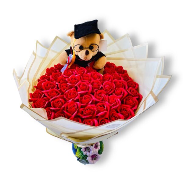 Buchet Absolvire cu 51 Trandafiri - Simbolul Absolvire - 31Flowers