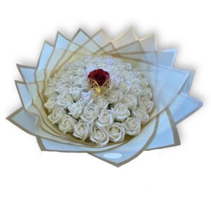 Buchet cu 55 de Trandafiri de Săpun - Sclipire de Iubire - 31Flowers