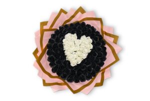 Buchet 101 Trandafiri de Săpun cu Inimă Albă în Contrast Negru-Flowers31