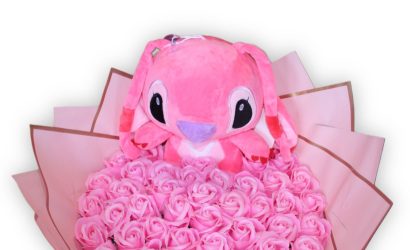 buchet-55-trandafiri-sapun-roz-cu-jucarie-stitch-Flowers31