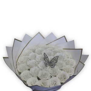 buchet-29-trandafiri-albi-imperiali-glittery-white-fluture-Flowers31